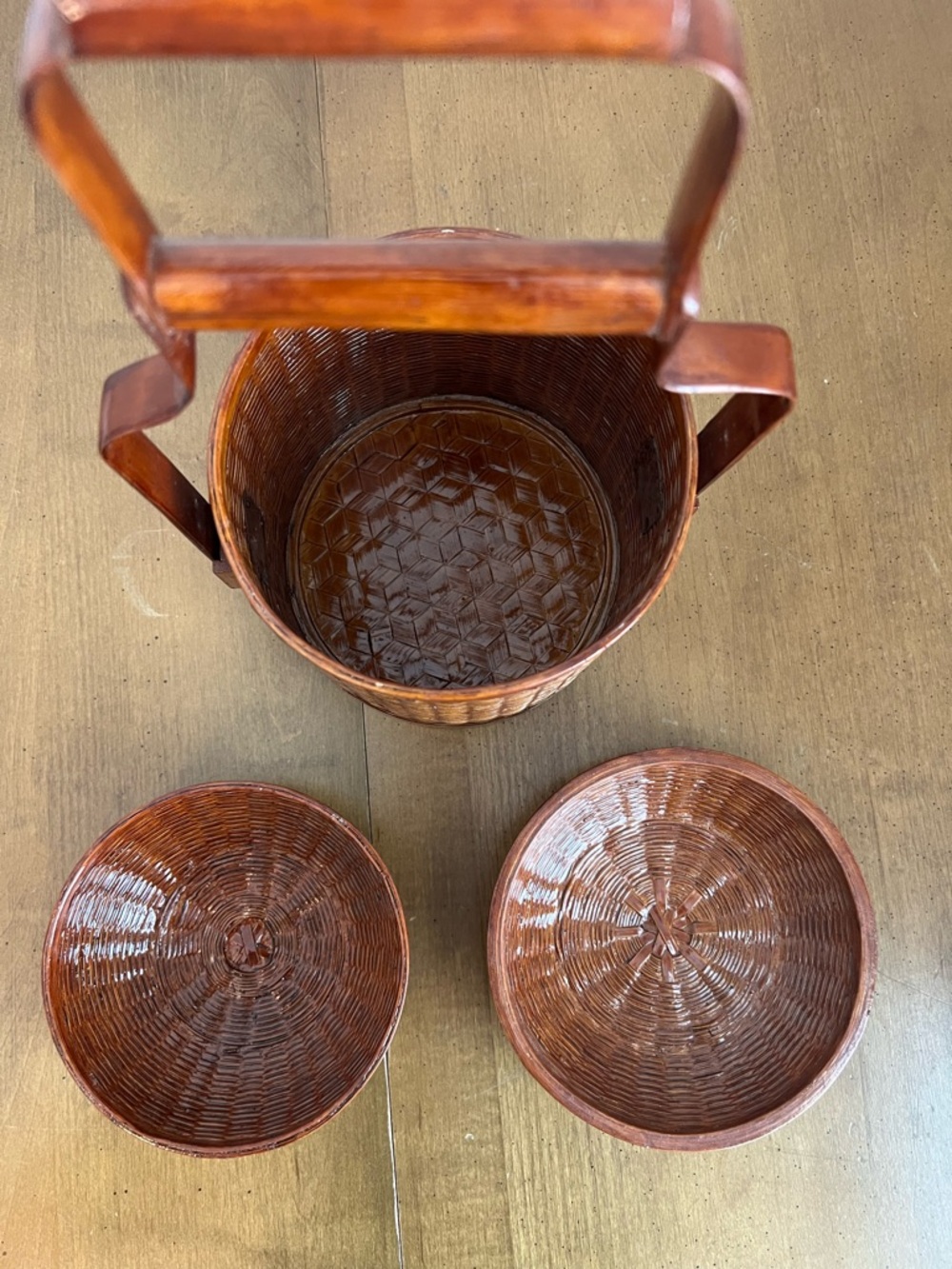 Vintage Handcrafted Chinese two-tiered bamboo & rattan lidded lunchbox - Picture 4 of 6